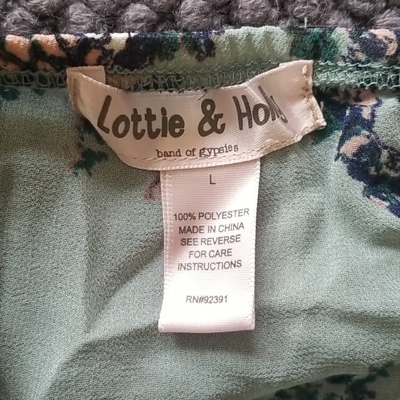 🛍Cute Sheer Floral Lace Mint Crop Top Medium Fit - Picture 2 of 5